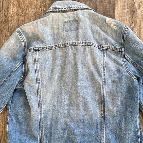 Old Navy Women’s Light Blue Denim Jacket - Picture 3 of 6